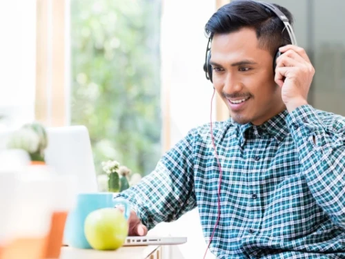 online learning with male student