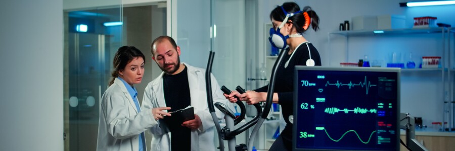 sport psychologists analyze an athlete's performance on an exercise machine