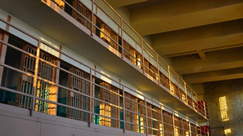 Do prisons have A/C?